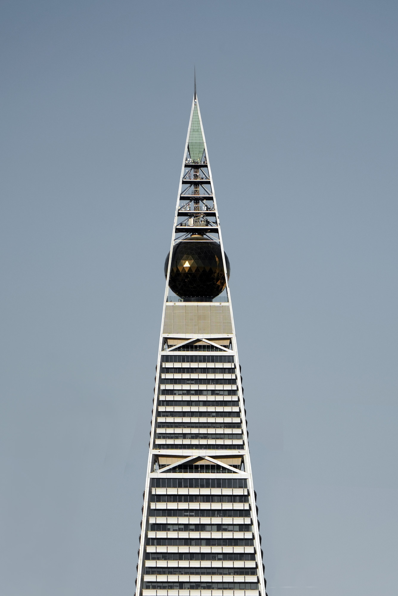 bill-hocker-al-faisaliah-tower-riyadh-saudi-arabia-2024