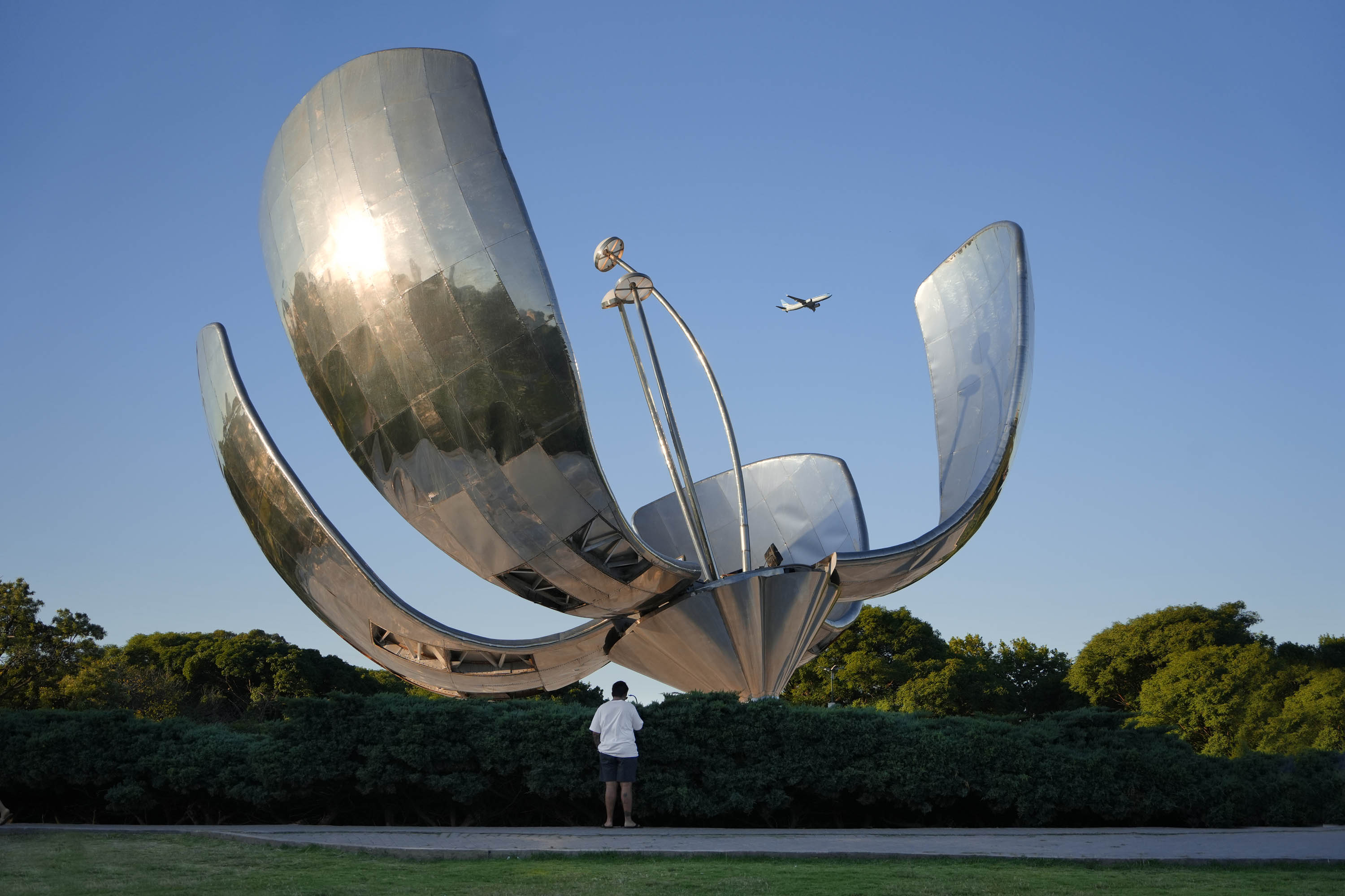 bill-hocker-floralis-generica-buenos-aires-argentina-2024