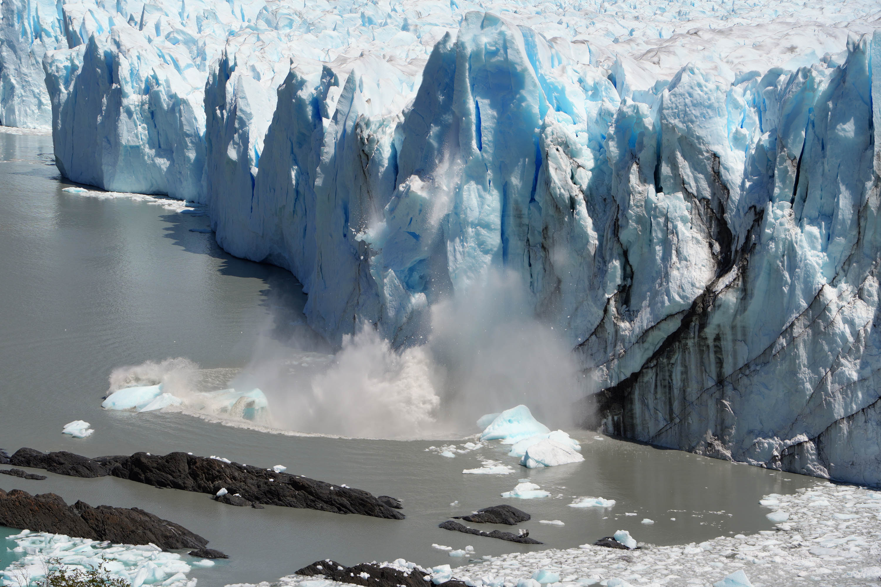 bill-hocker-calving-iceberg-perito-moreno-glacier-los-glaciares-national-park-patagonia-argentina-2025