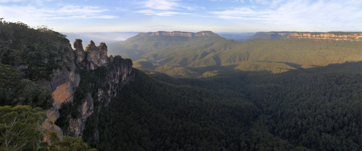 Three Sisters
Katoomba, Australia