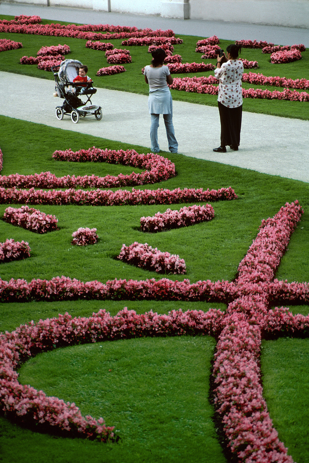 bill-hocker-mirabellgarten-salzburg-austria-2001