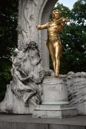 Odd Strauss Memorial
Stadt-Park
Salzburg, Austria