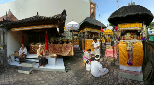 210 Day Ceremony
Jimbaran
Bali, Indonesia