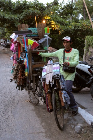 Brush Man
Kedonganan Beach
Jimbaran
Bali, Indonesia