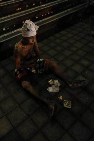 Exhausted Kecak Firedancer
Pura Puseh Ubud
Ubud, Bali, Indonesia