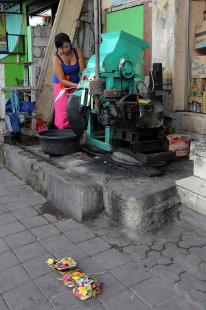 Ice Crushing
Jimbaran
Bali Indonesia