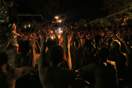Kacek Dance
Pura Puseh Ubud
Ubud, Bali, Indonesia