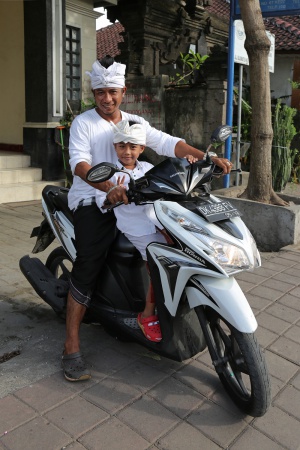 Off to Ceremony
Jimbaran
Bali, Indonesia