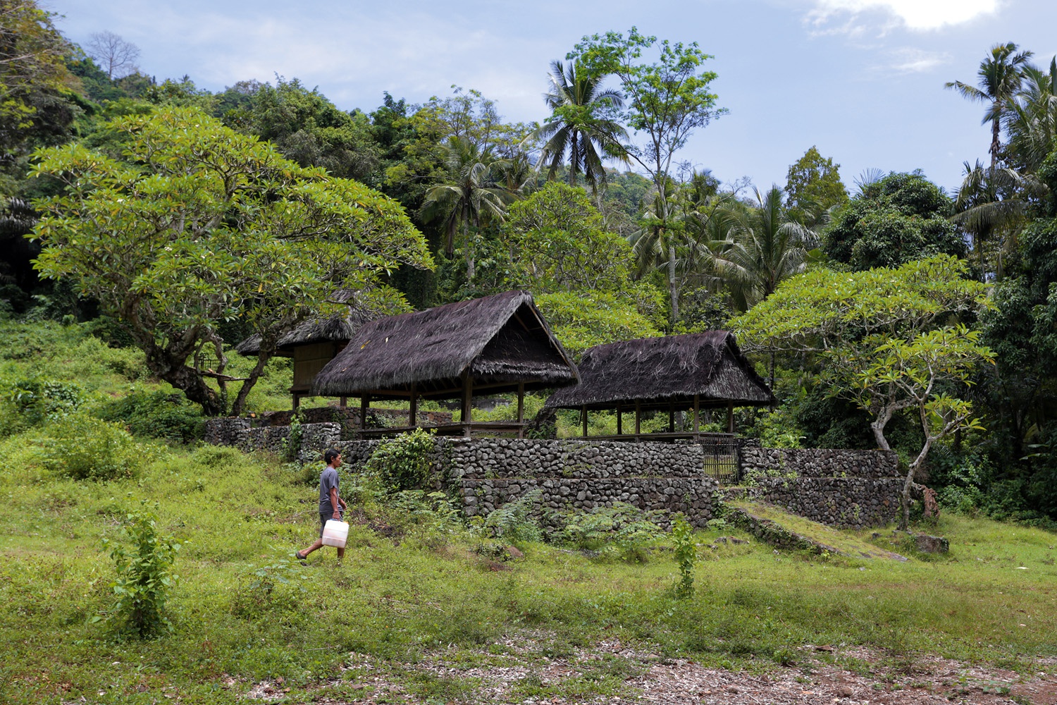 bill-hocker-old-temple-tenganan-bali-indonesia-2016