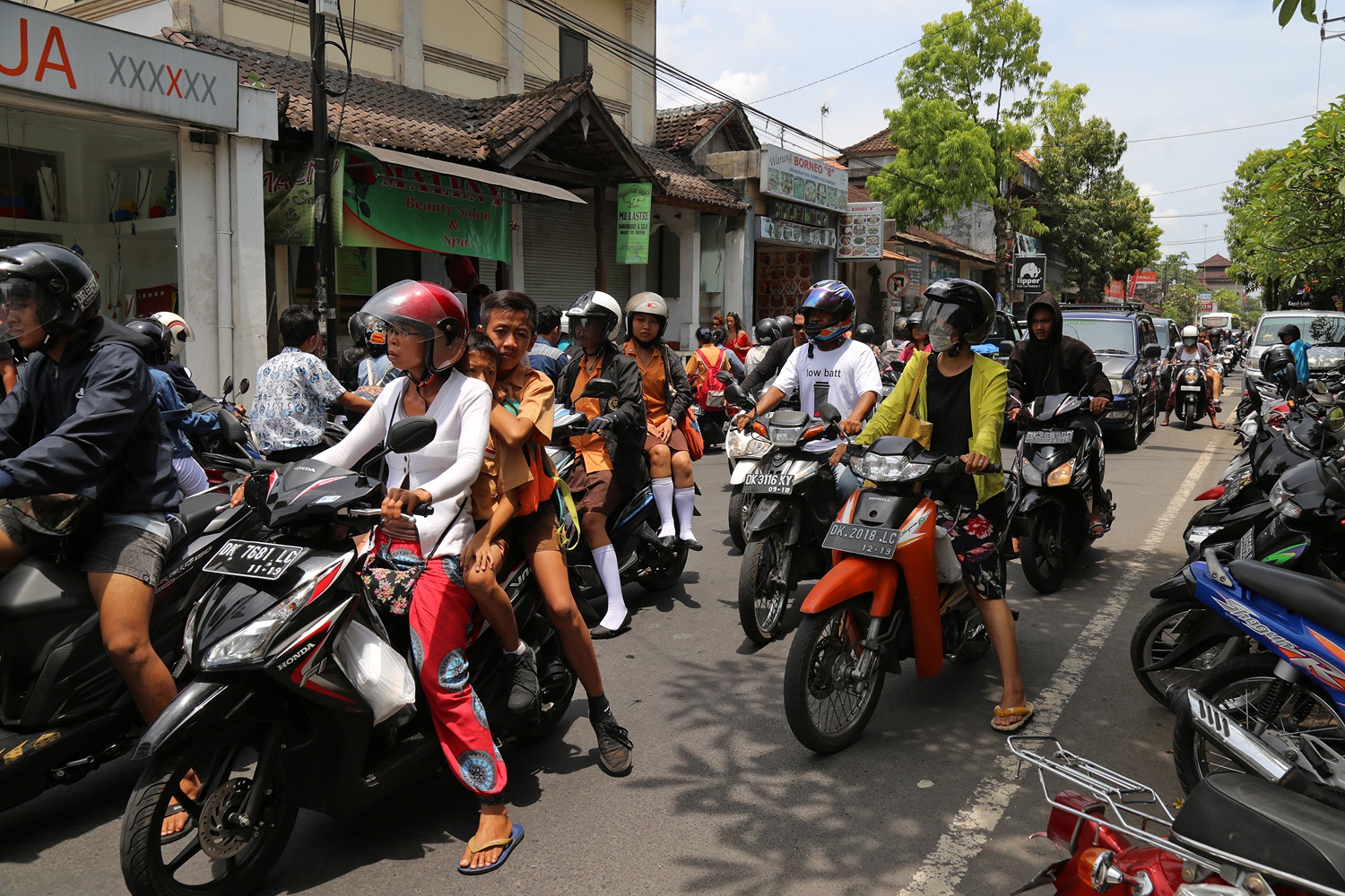 bill-hocker-downtown-traffic-ubud-bali-indonesia-2016