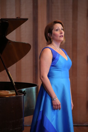 Carrie Hennessey, Soprano
Berkeley, California