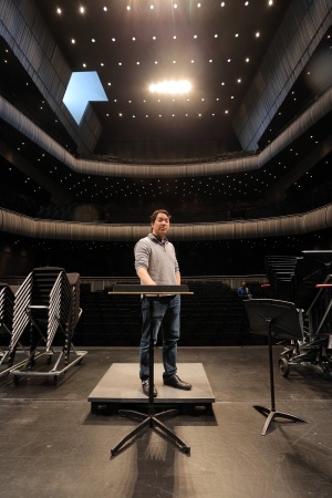 Ming Luke, Director
Brugge Concertgebouw
Bruges, Belgium