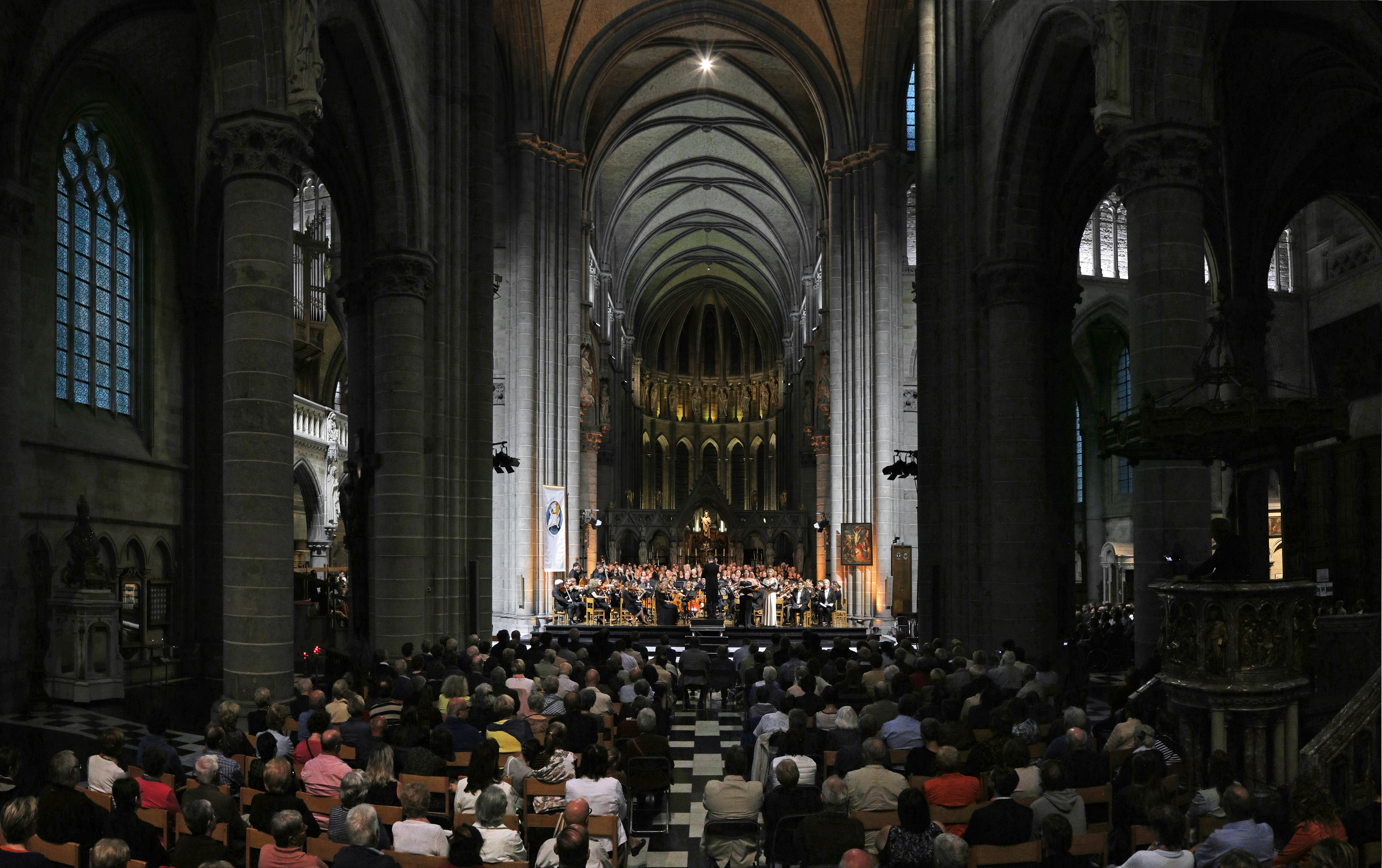 bill-hocker-st-martin's-cathedral-ypres-belgium-2016