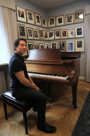 Ming Luke in the Pantheon
Stockholm Concert Hall
Stockholm, Sweden