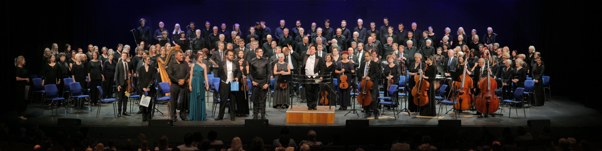 Ming Luke and Julia Morris are joined by Paul Purga, director of the ITL Mixed Choir
and Kaspar MÃ¤nd, conductor of  the Parmü City Orchestra
Alexela Concert Hall
Tallinn, Estonia