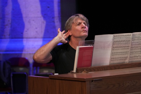 Music Director Till Aly
BCCO France Concert Tour
Halle aux Grains
Blois, France

