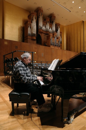 Chorus Member
Hertz Hall
Berkeley, California