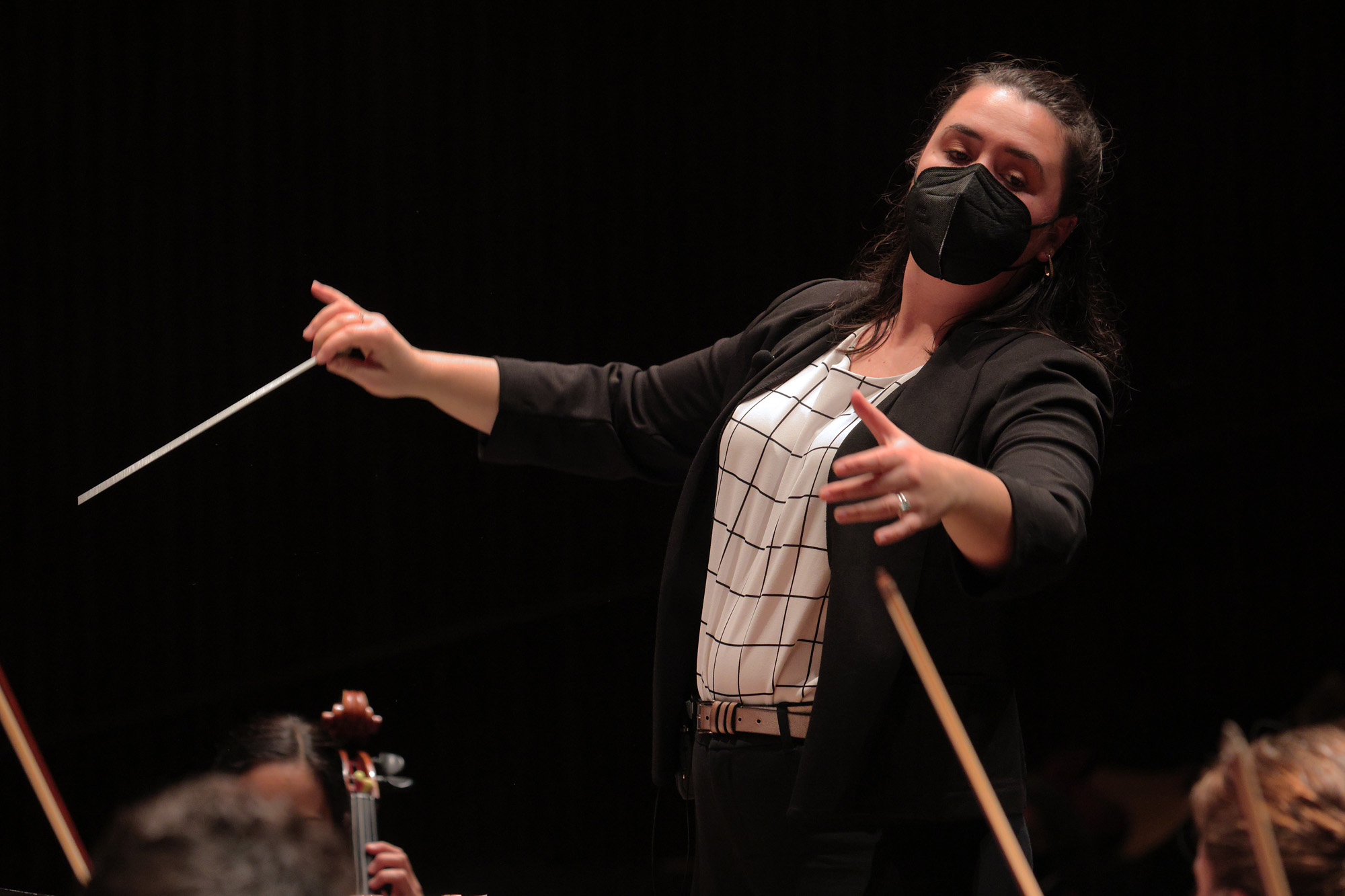 bill-hocker-samantha-burgess-assistant-conductor-bcco-winter-2022-concert-hertz-hall-uc-berkeley-berkeley-california-2023