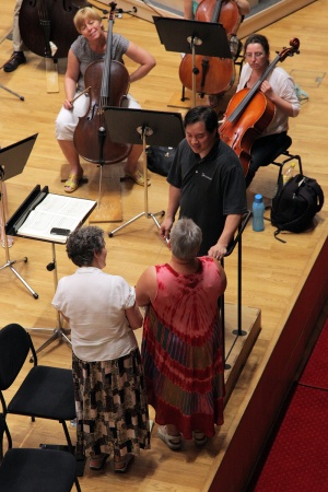 Ming Luke receives a presentation
Slovak Philharmonic
Bratislava, Slovakia