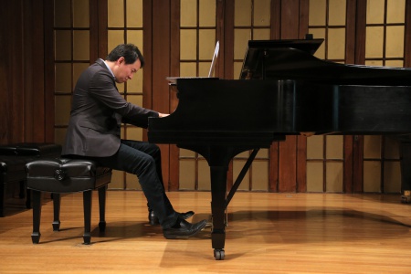 Ming discusses Brahams
The Pian Club
Berkeley, California