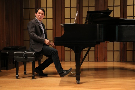 Ming discusses Brahams
The Pian Club
Berkeley, California