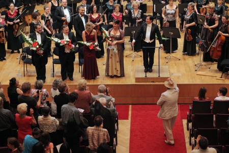 A Patron doffs his hat
Slovak Philharmonic, Bratislava, Slovakia