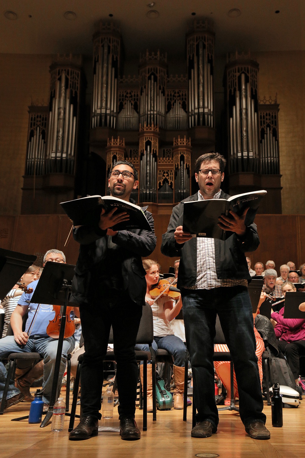 bill-hocker-efraín-solís-baritone-brian-thorsett-tenor-bcco-spring-concert-hertz-hall-berkeley-california-2016