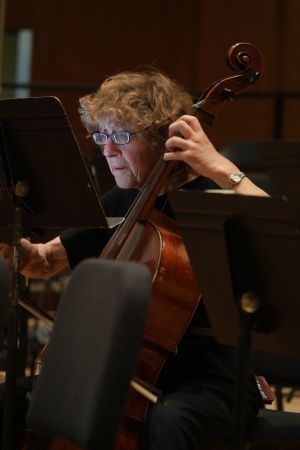Pre-perfomance tuning
BCCO Spring Concert
Hertz Hall, UC Berkeley
Berkeley, California