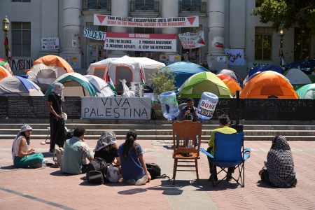 Teach-in
Gaza Protest
Sproul Plaza, UC Berkeley
Berkeley, California