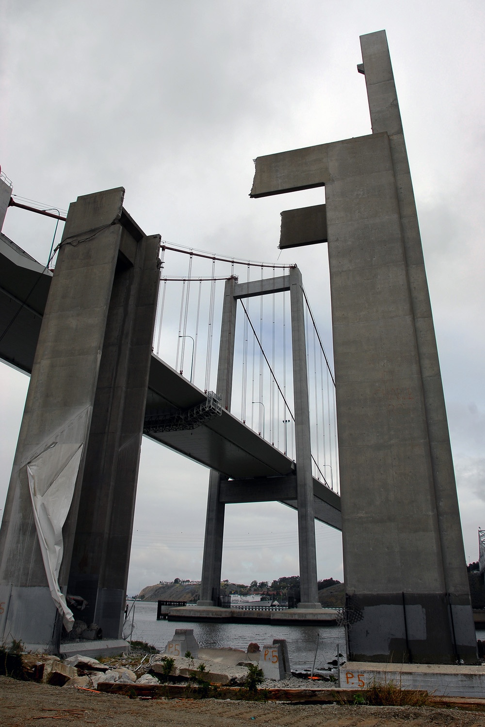bill-hocker-old-bridge-pylon-crockett-california-2007