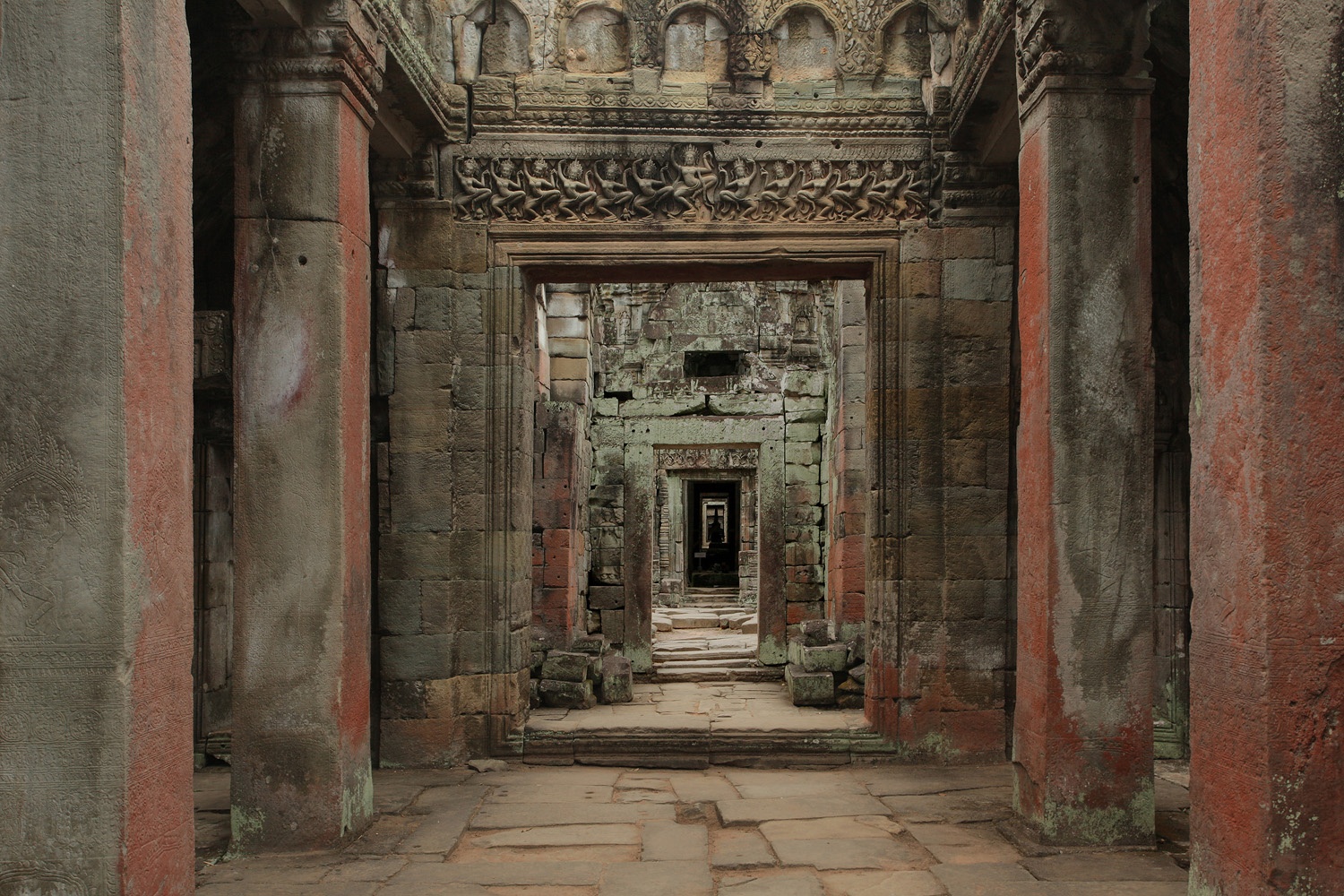 bill-hocker-doorway-preah-kahn-angkor-cambodia-2010