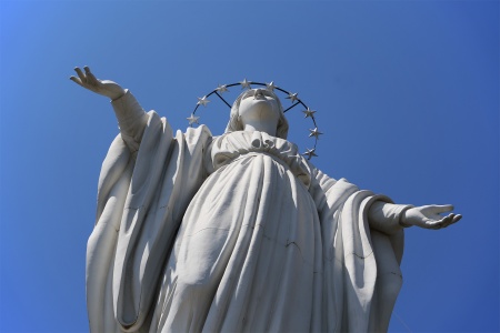 The Virgin
Metropolitan Park
Santiago, Chile