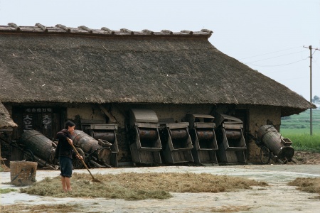 Honeypots and Threshers
Shanxi, China