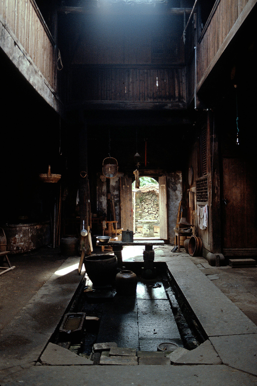 bill-hocker-tong-mu-village-anhui-china-(mui-ho-photo)-1981
