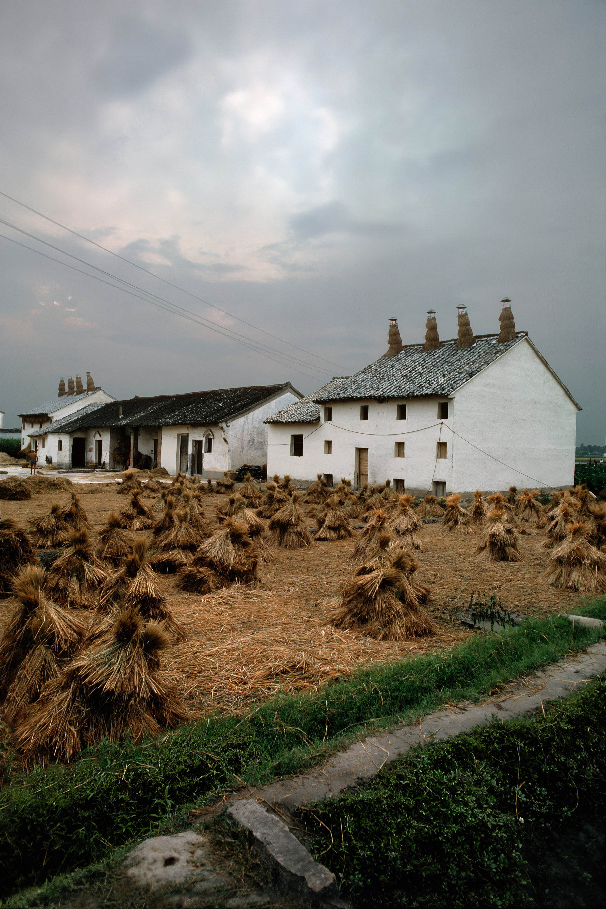 bill-hocker-mushroom-houses-shaoxing-zhejiang-china-1981