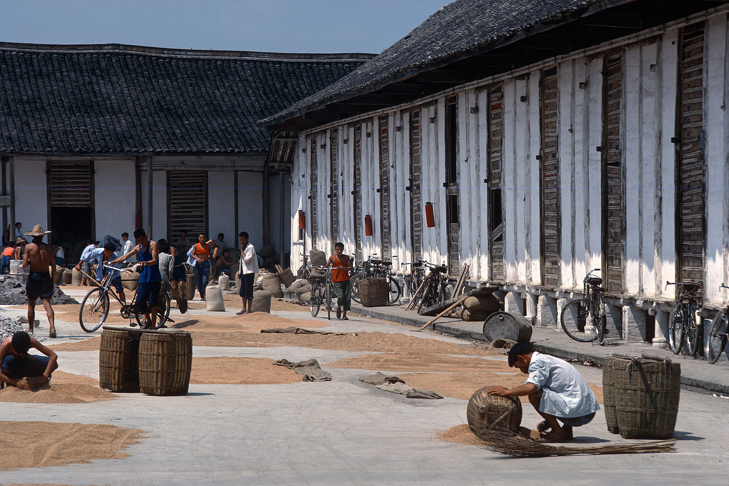 bill-hocker-grain-storage-chengdu-china-1981