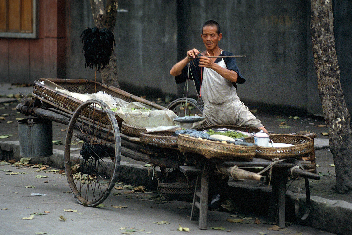 bill-hocker-chengdu-sichuan-china-1981