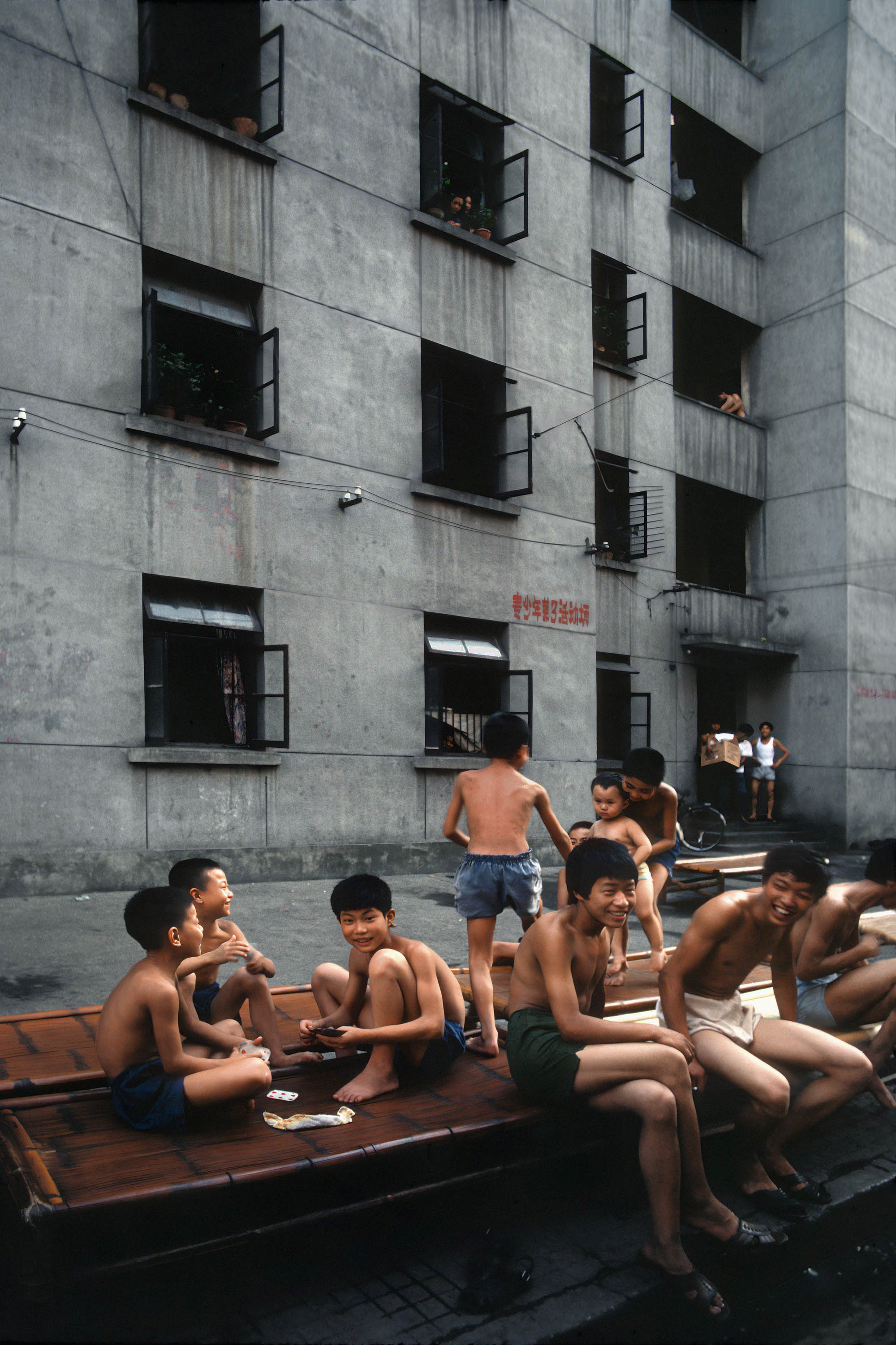 bill-hocker-bedroom-wuhan-china-1981
