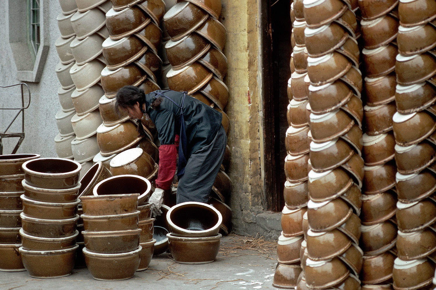 bill-hocker-bowls-fushan-china-1979