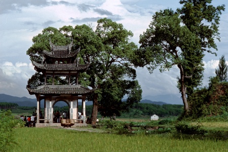 Roofed Gate
Tong Mu, Anhui, China
