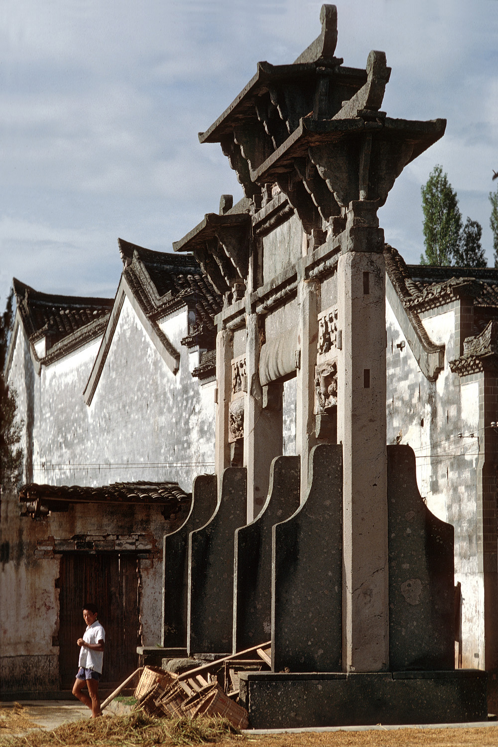 bill-hocker-first-gate-tangyue-anhui-china-1981