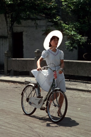 Cyclist, Fuqiao Bridge
Shaoxing, China