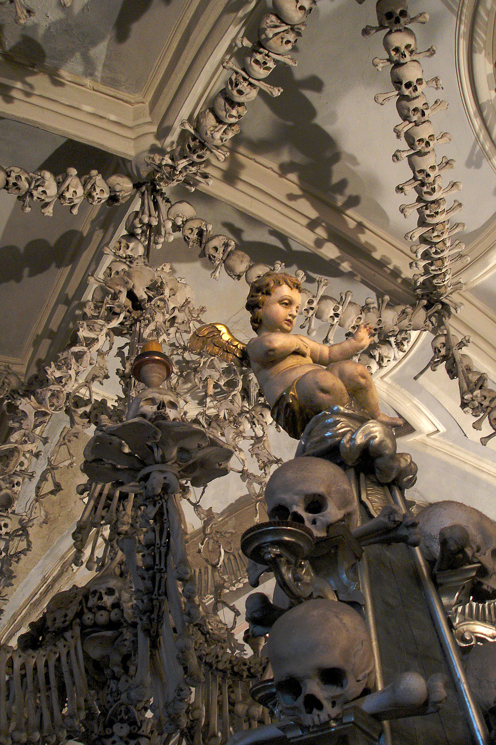 bill-hocker-ossuary-kutna-hora-czech-republic-2005