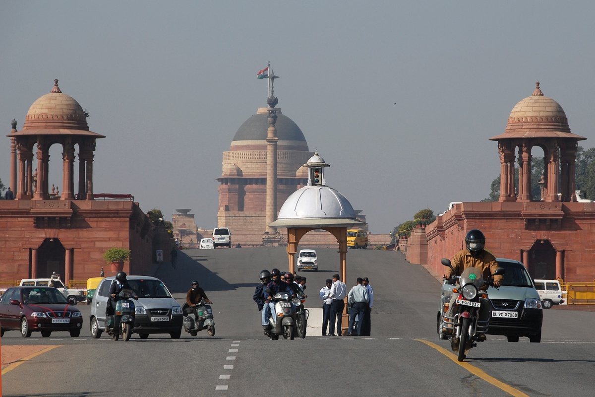 bill-hocker-secretariat-entrance-new-delhi-india-2006