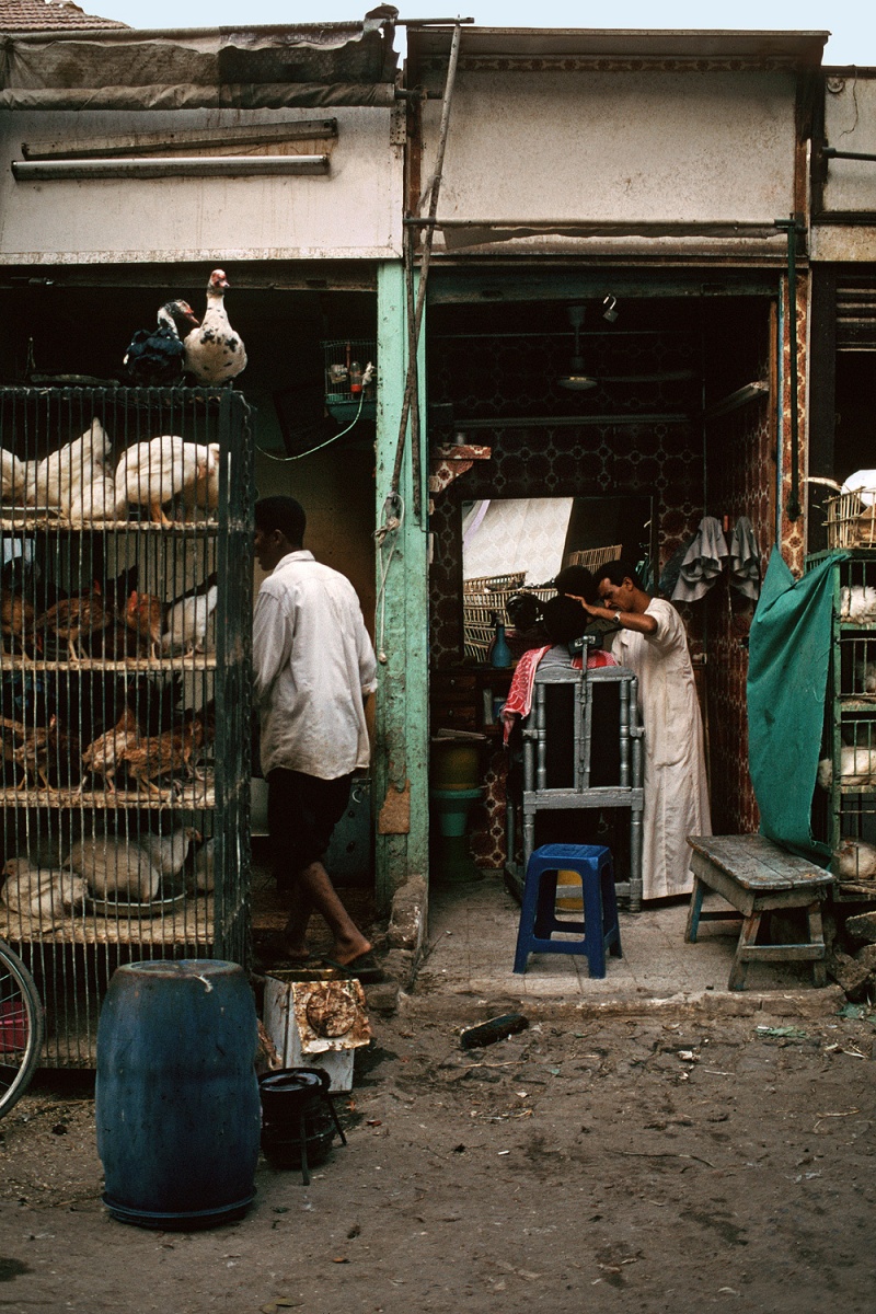 bill-hocker-barbershop-aswan-egypt-1998