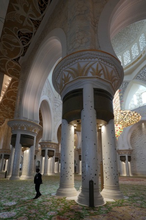 Sheikh Zayed Grand Mosque
Abu Dhabi, UAE