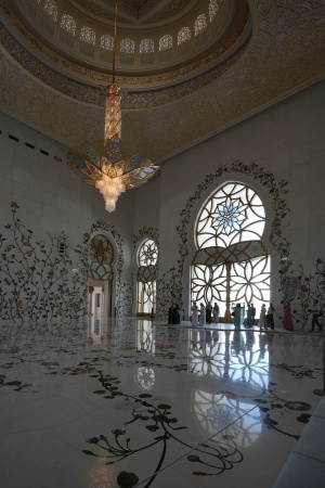 Sheikh Zayed Grand Mosque
Abu Dhabi, UAE
