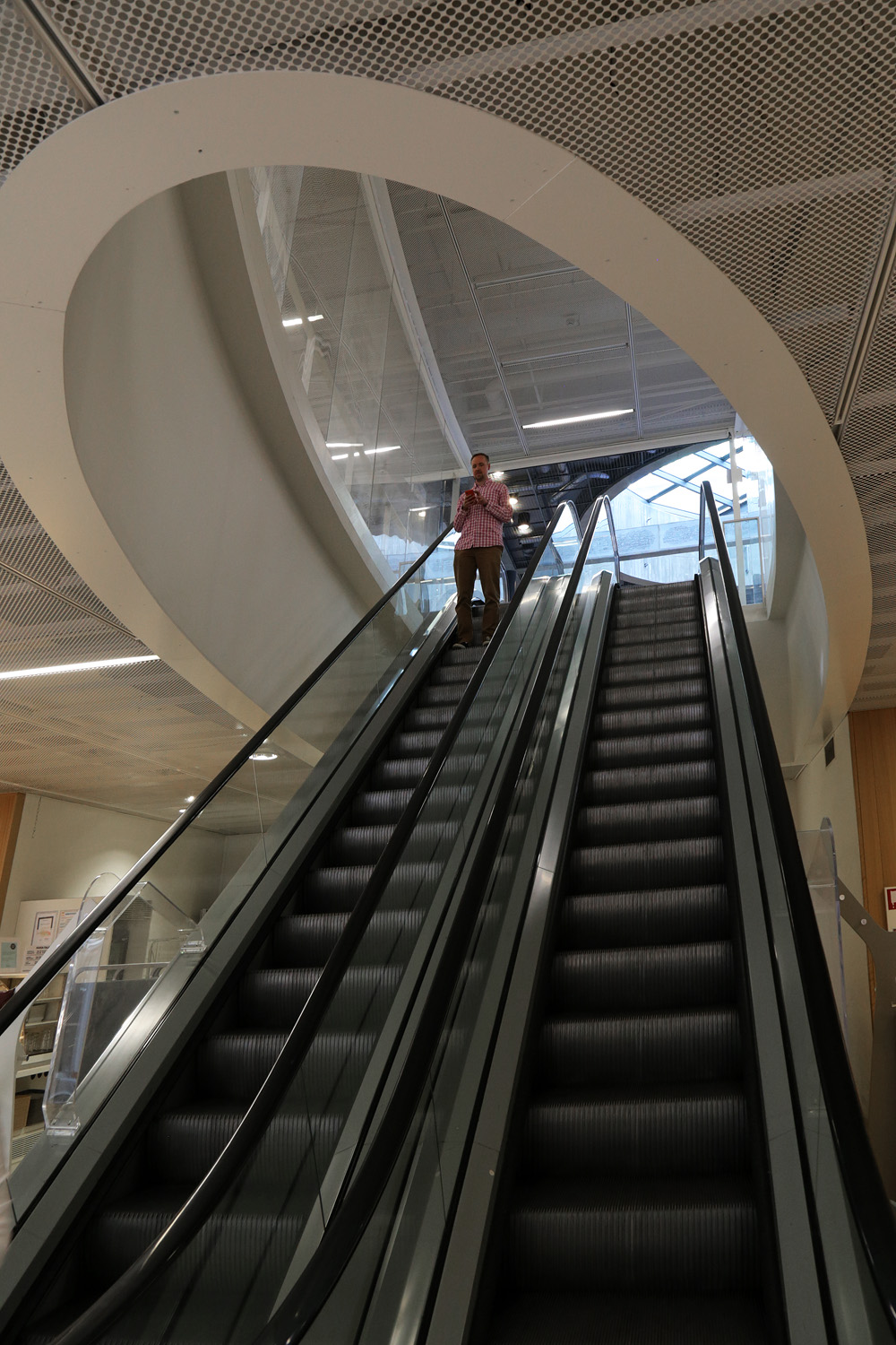 bill-hocker-university-library-helsinki-finland-2019