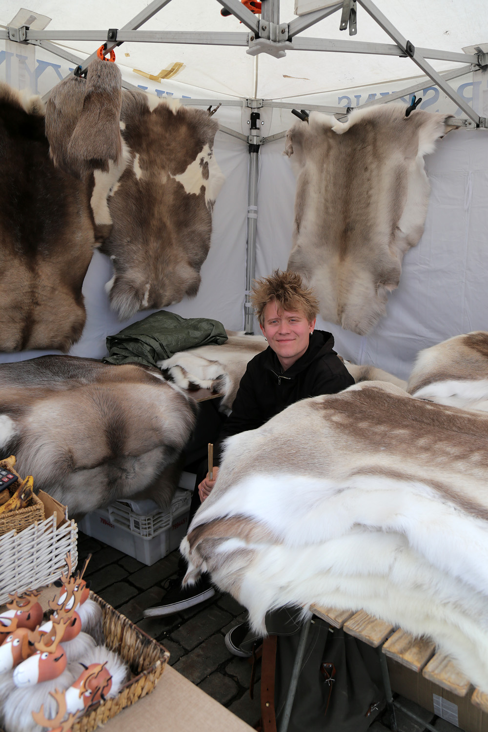 bill-hocker-reindeer--hide-vendor-market-square-helsinki-finland-2019