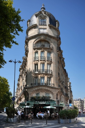 Le Charivari
Paris, France